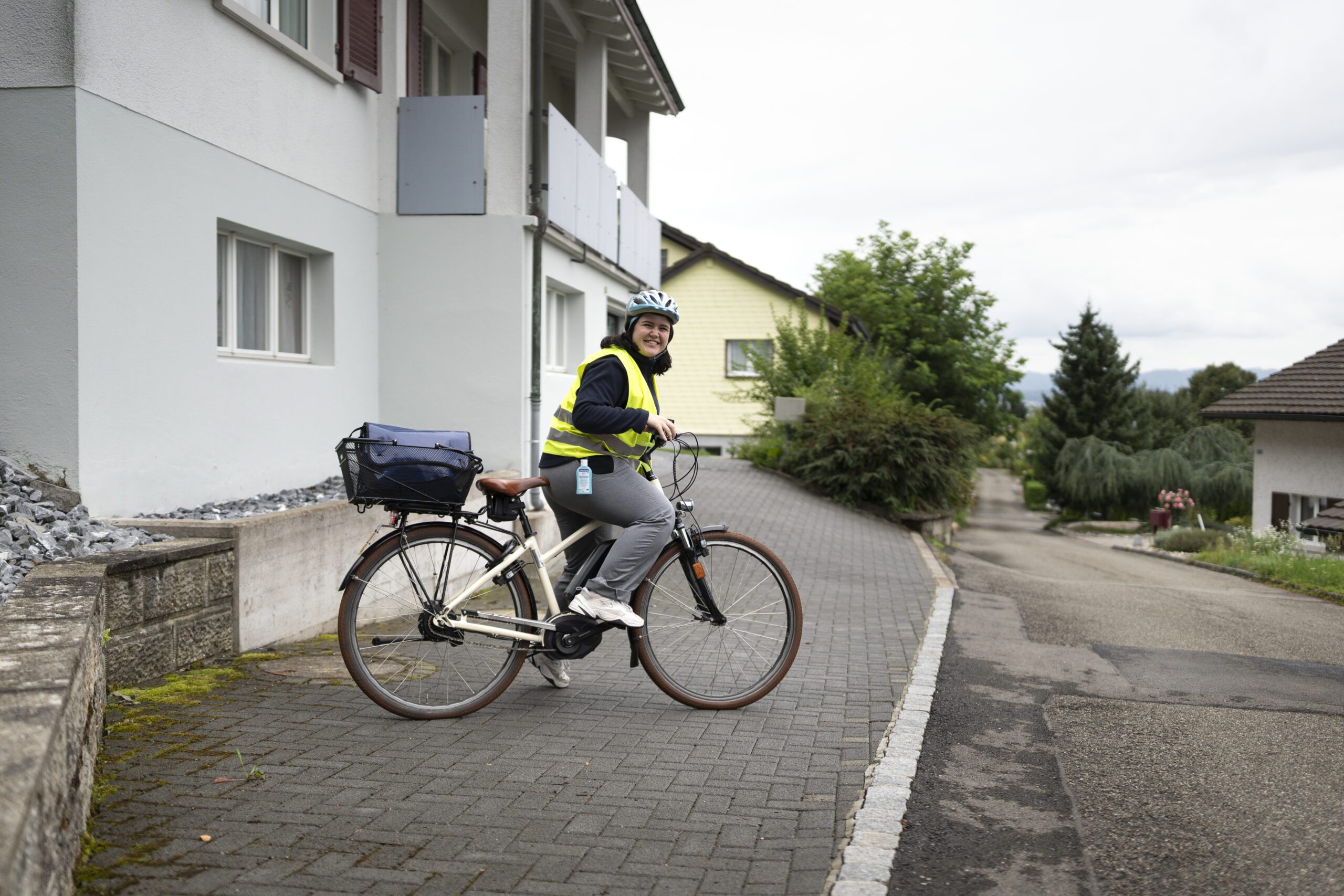 SPITEX, SPITEX SCHWEIZ, SPITALEXTERNE HILFE UND PFLEGE, NON-PROFIT ORGANISATION, NONPROFIT ORGANISATION, HILFE UND PFLEGE ZU HAUSE, PFLEGE, PFLEGELEISTUNG, HILFE, HILFESTELLUNG, BETREUUNG, PFLEGEFACHPERSONAL, PFLEGEFACHKRAFT, PFLEGEFACHPERSON, PFLEGEFACHFR